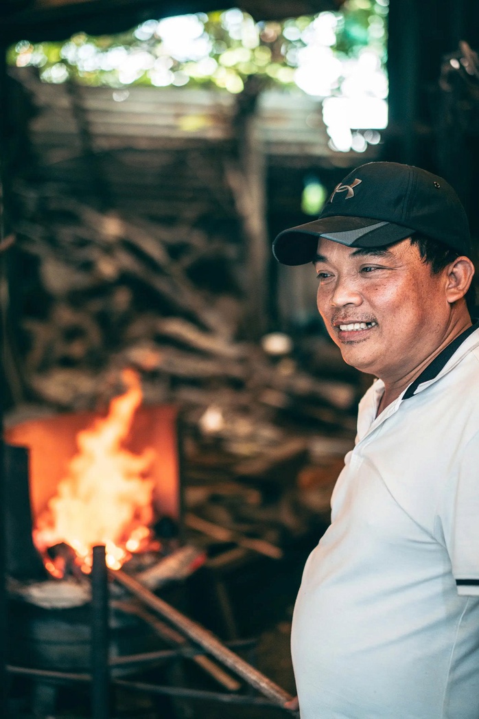 Gần một thế kỷ giữ lửa lò rèn - Ảnh 2.