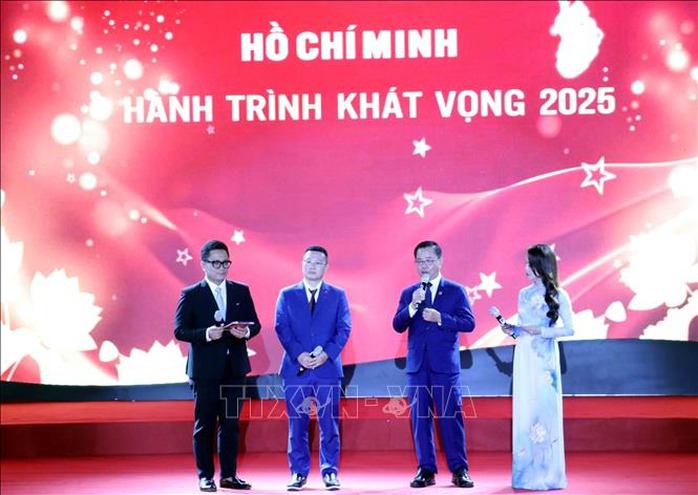 Giao lưu học tập và làm theo phong cách Hồ Chí Minh tại Hưng Yên năm 2025 - Ảnh 3. Giao lưu học tập và làm theo phong cách Hồ Chí Minh tại Hưng Yên năm 2025 - Ảnh 3.