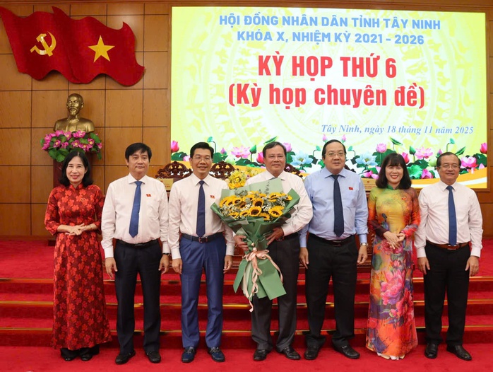 Ông Lê Văn Hẳn được bầu làm Chủ tịch UBND tỉnh Tây Ninh với số phiếu 100% - Ảnh 1.