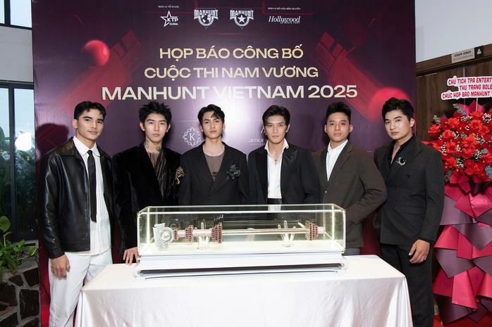 Hơn 1 tỉ đồng dành cho người chiến thắng Manhunt Vietnam 2025 - Ảnh 3. Hơn 1 tỉ đồng dành cho người chiến thắng Manhunt Vietnam 2025 - Ảnh 2.