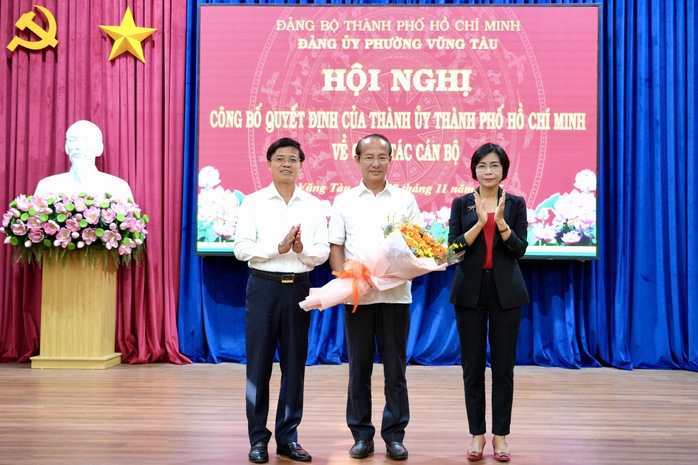 Phường Vũng Tàu ra mắt tân Bí thư Đảng ủy Võ Văn Dũng nâng Cao chính trị địa phương - Ảnh 1. Phường Vũng Tàu ra mắt tân Bí thư Đảng ủy Võ Văn Dũng nâng Cao chính trị địa phương - Ảnh 1.