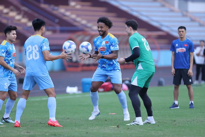 HLV tuyển Lào e ngại chân sút Nguyễn Xuân Son - Ảnh 2.