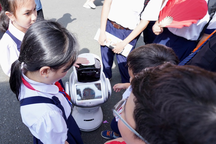 Dấu ấn 50 năm ngành GD-ĐT TP HCM: Xây dựng TP thành trung tâm giáo dục lớn của cả nước và khu vực  - Ảnh 5.