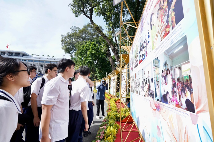 Dấu ấn 50 năm ngành GD-ĐT TP HCM: Xây dựng TP thành trung tâm giáo dục lớn của cả nước và khu vực  - Ảnh 8.