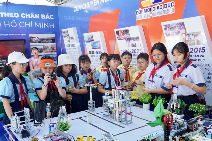 Dấu ấn 50 năm ngành GD-ĐT TP HCM: Xây dựng TP thành trung tâm giáo dục lớn của cả nước và khu vực  - Ảnh 7.