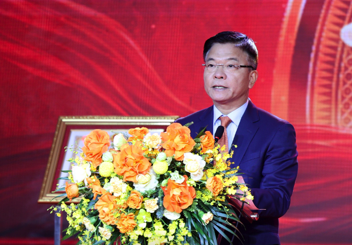 Trường ĐH Khoa học Xã hội và Nhân văn nhận Huân chương Lao động hạng nhất - Ảnh 1.