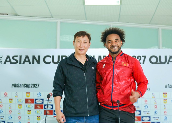 HLV Kim sang-sik nói gì sau trận thắng nhọc tuyển Lào? - Ảnh 1.