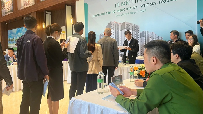 Công an chứng kiến lễ bốc thăm mua nhà ở xã hội ở khu đô thị hiện đại bậc nhất Huế - Ảnh 3.