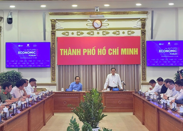 Phó thủ tướng kiểm tra tiến độ Diễn đàn kinh tế mùa thu 2025 tại TP HCM - Ảnh 2. Phó thủ tướng kiểm tra tiến độ Diễn đàn kinh tế mùa thu 2025 tại TP HCM - Ảnh 2.