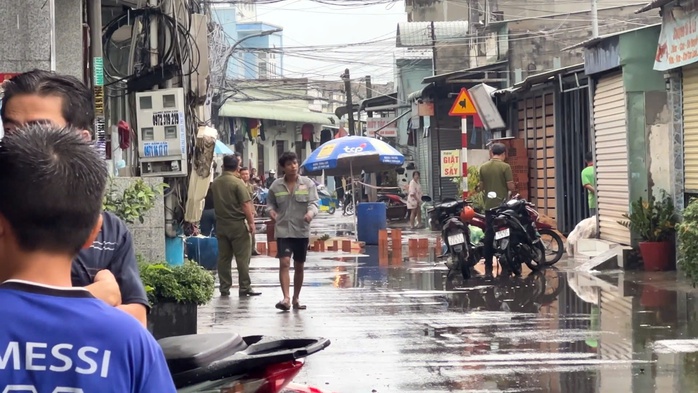 Hỗn chiến TP HCM khiến cháu tử vong , cậu bị thương: Bắt 8 người liên quan - Ảnh 1. Hỗn chiến TP HCM khiến cháu tử vong , cậu bị thương: Bắt 8 người liên quan - Ảnh 1.