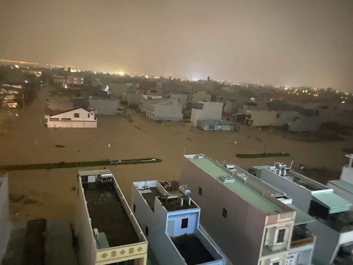 Toàn cảnh Gia Lai chìm trong biển nước, lực lượng chức năng căng mình ứng cứu - Ảnh 2.