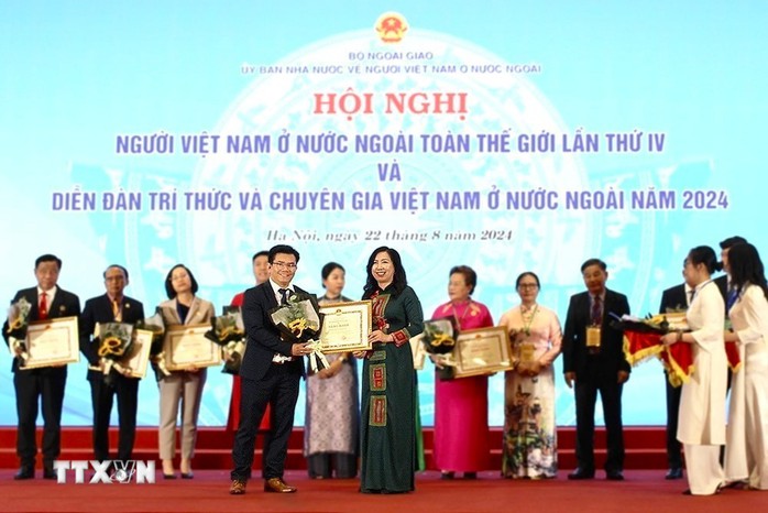 Kiều bào tại Đức và vai trò trong phát triển đất nước và hội nhập quốc tế - Ảnh 1. Kiều bào tại Đức và vai trò trong phát triển đất nước và hội nhập quốc tế - Ảnh 1.