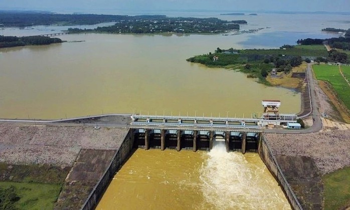 Thủy điện Trị An tăng xả lũ từ chiều nay, nguy cơ ngập lụt vùng trũng thấp ven sông - Ảnh 1.