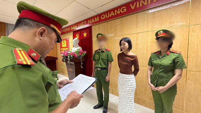 Nữ nghi phạm Lừa đảo chiếm đoạt tài sản 500 triệu đồng bằng hợp đồng giả - Ảnh 1. Nữ nghi phạm Lừa đảo chiếm đoạt tài sản 500 triệu đồng bằng hợp đồng giả - Ảnh 1.