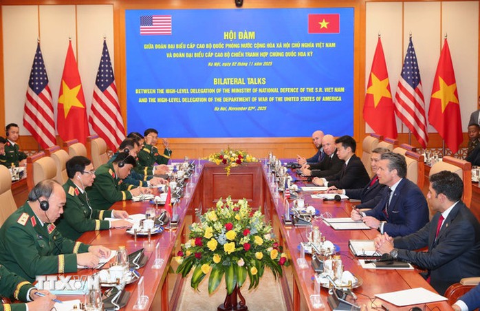 Bộ trưởng Phan Văn Giang hội đàm với Bộ trưởng Bộ Chiến tranh Mỹ Pete Hegseth - Ảnh 3. Bộ trưởng Phan Văn Giang hội đàm với Bộ trưởng Bộ Chiến tranh Mỹ Pete Hegseth - Ảnh 3.