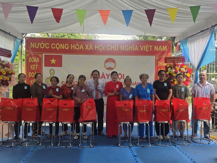 TP HCM tổ chức Ngày hội non sông với nhiều hoạt động ý nghĩa cho cộng đồng - Ảnh 19. TP HCM tổ chức Ngày hội non sông với nhiều hoạt động ý nghĩa cho cộng đồng - Ảnh 19.