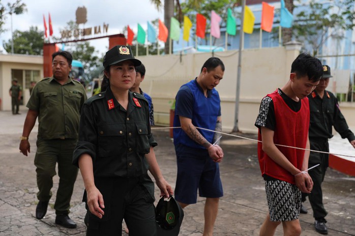 tổ chức lừa đảo tại Campuchia do “bà trùm” người Việt cầm đầu - Ảnh 2. tổ chức lừa đảo tại Campuchia do “bà trùm” người Việt cầm đầu - Ảnh 2.