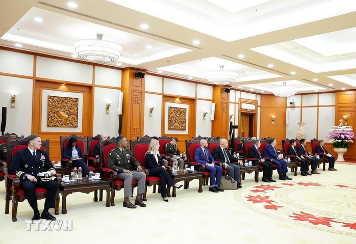 Tổng Bí thư Tô Lâm tiếp Bộ trưởng Bộ Chiến tranh Mỹ Pete Hegseth - Ảnh 5.