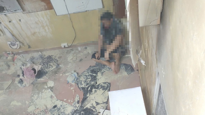 TP HCM: Bị hàng xóm nhắc mở nhạc ầm ì, người đàn ông dùng dao chém hàng xóm - Ảnh 1.