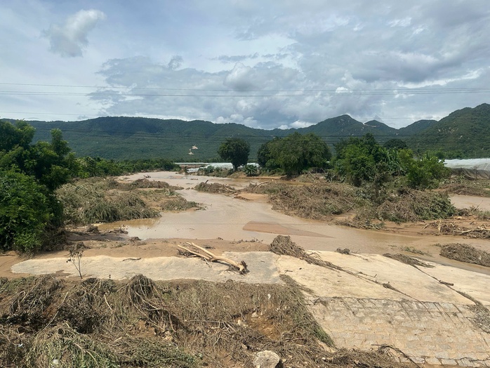 Hồ chứa nước gây chết người ở Lâm Đồng chưa được cấp phép xây dựng - Ảnh 3.