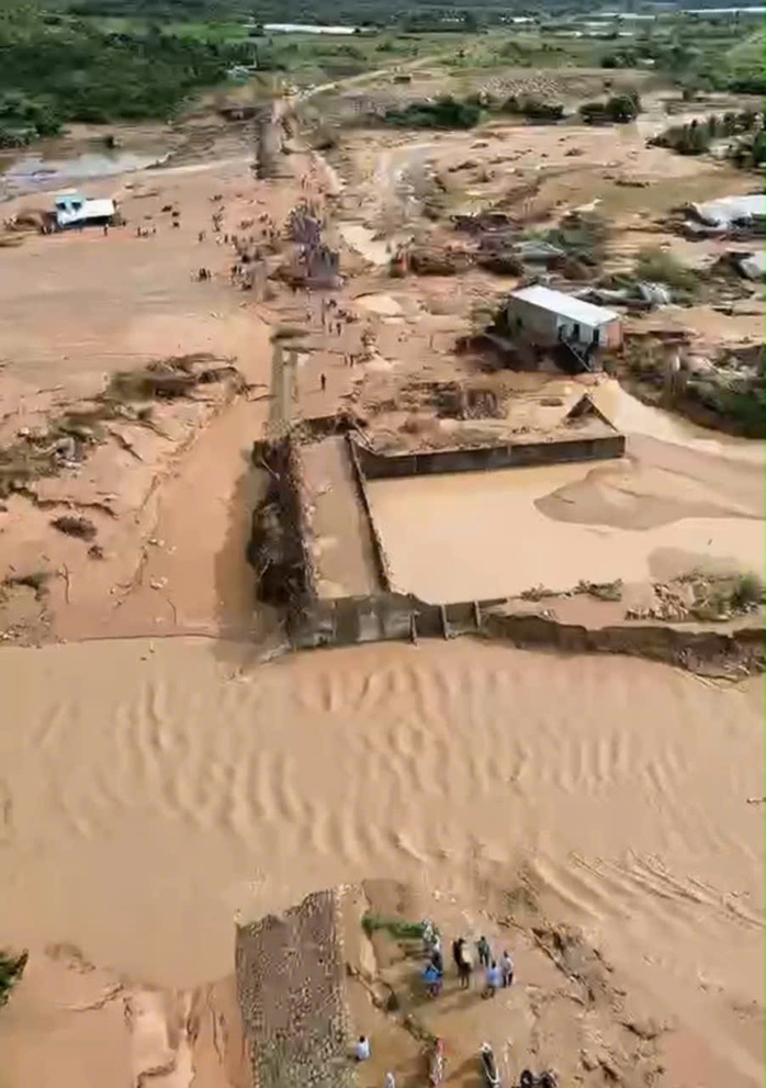 Hồ chứa nước gây chết người ở Lâm Đồng chưa được cấp phép xây dựng - Ảnh 1.