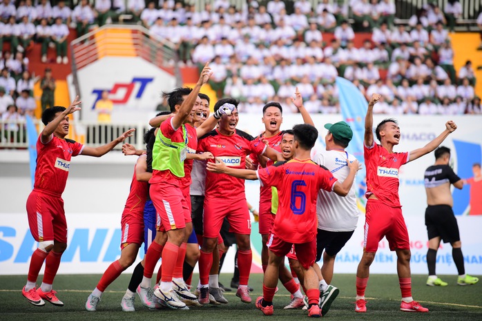 Sacombank đoạt chức vô địch Giải bóng đá công nhân, viên chức Việt Nam 2025 - Ảnh 1.