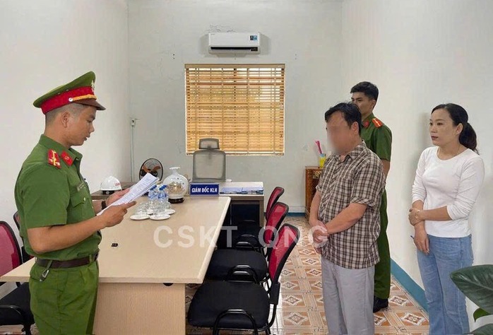 Khởi tố 2 lãnh đạo công ty liên quan vụ chôn lấp 117 tấn chất thải nguy hại - Ảnh 3.