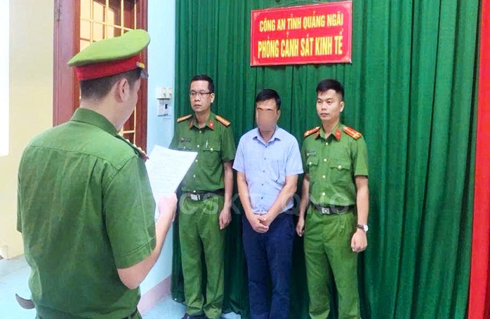 Khởi tố 2 lãnh đạo công ty liên quan vụ chôn lấp 117 tấn chất thải nguy hại - Ảnh 2.