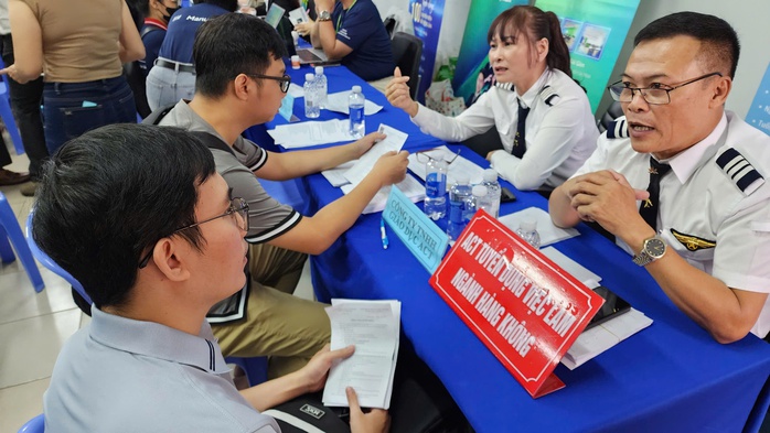 TPHCM: Nhiều doanh nghiệp tuyển dụng số lượng lớn dịp cuối năm - Ảnh 2.