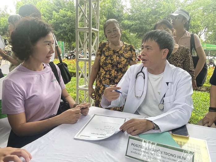 Bỏ cơm, ăn nhiều thịt, chuyên gia dinh dưỡng nói gì? - Ảnh 1.