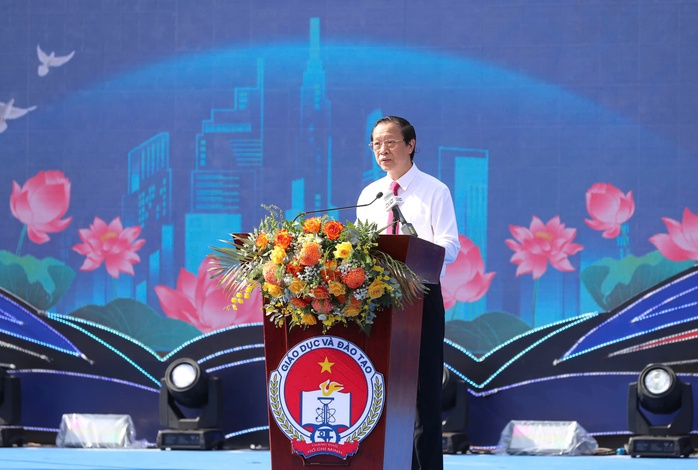 TP HCM: Mỗi thầy cô giáo là một tấm gương đạo đức - Ảnh 5.