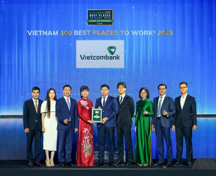 Vietcombank - một thập kỷ giữ vững vị thế ngân hàng có môi trường làm việc tốt nhất Việt Nam - Ảnh 2. Vietcombank - một thập kỷ giữ vững vị thế ngân hàng có môi trường làm việc tốt nhất Việt Nam - Ảnh 2.