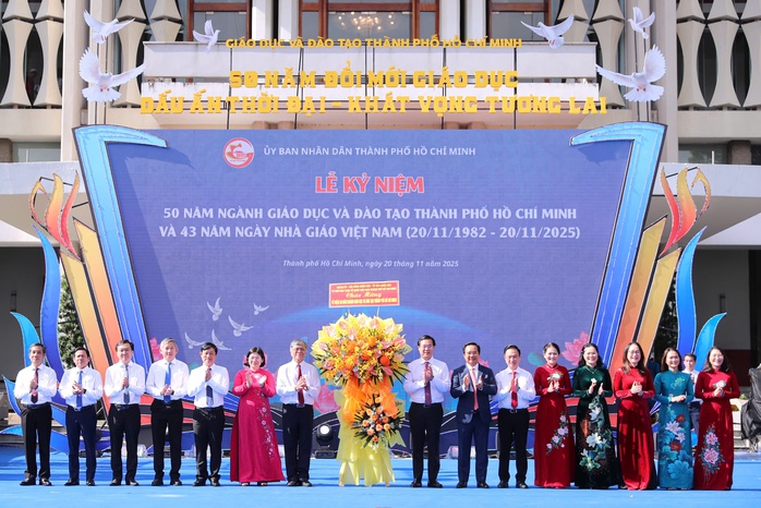 TP HCM: Mỗi thầy cô giáo là một tấm gương đạo đức - Ảnh 2.