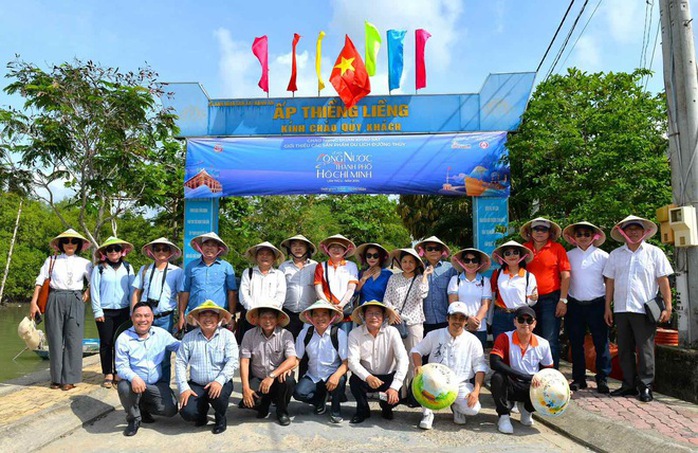 Salt-making - a unique highlight that defines Thieng Lieng’s tourism identity - Ảnh 6.