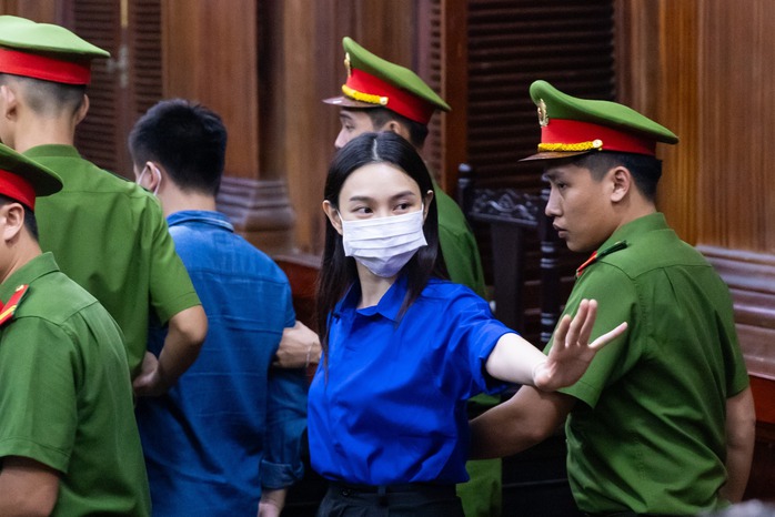 Quanh lời khai "Sen Vàng hưởng lợi 30%" từ hợp đồng với Thùy Tiên - Ảnh 3.