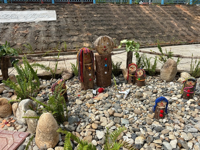 Trao giải cuộc thi nghệ thuật chào mừng Ngày nhà giáo Việt Nam tại Tu Mơ Rông - Ảnh 5.