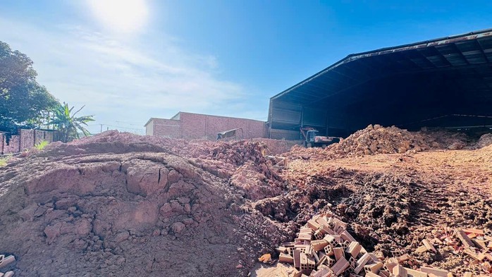 Ngọn lửa hòa hợp đất trời giữa lòng thành phố  - Ảnh 2.