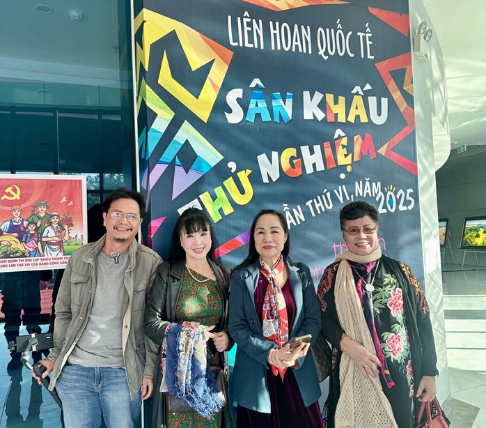 Lễ diễu hành nghệ thuật đường phố Ninh Bình - dấu ấn đẹp tại Festival sân khấu thử nghiệm - Ảnh 6.