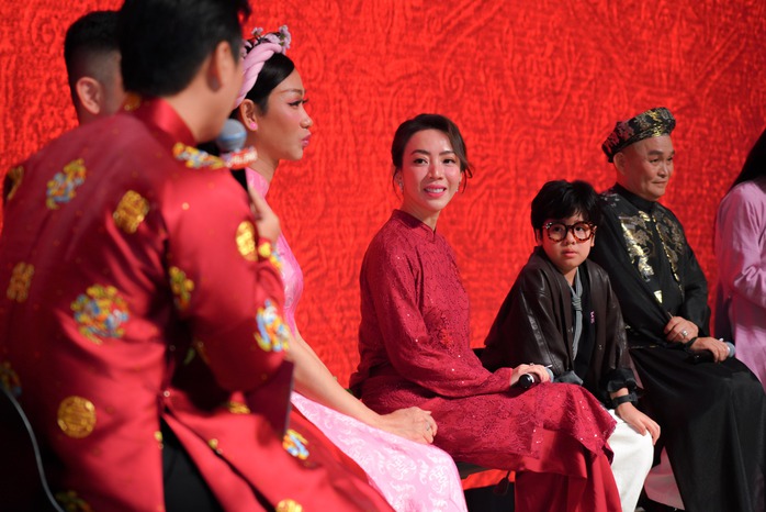 NSƯT Xuân Hinh "diễn như không" trong lần đầu kết hợp Thu Trang - Ảnh 2.