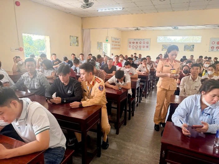 3 lý do nên tải ứng dụng VNeTraffic nếu không bị mất tiền oan - Ảnh 1.