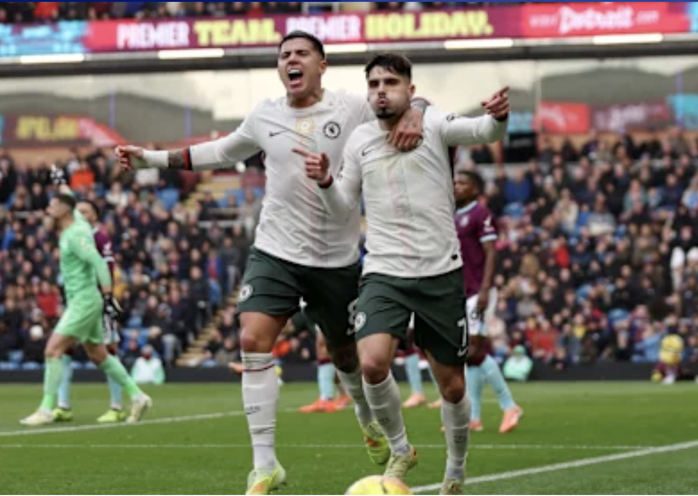 Hạ chủ nhà Burnley, Chelsea lần đầu lên Top 2 Ngoại hạng - Ảnh 5.