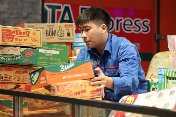 TPHCM không ngủ vì miền Trung thân yêu - Ảnh 9.