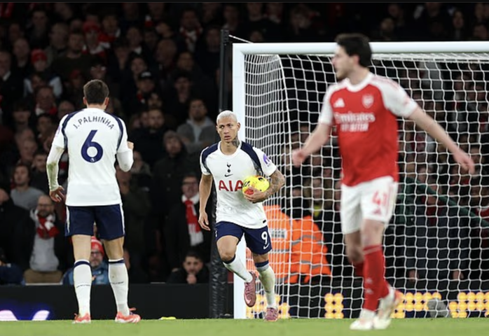 Eze Eberechi lập hat-trick lịch sử, Arsenal đại thắng derby London - Ảnh 5.