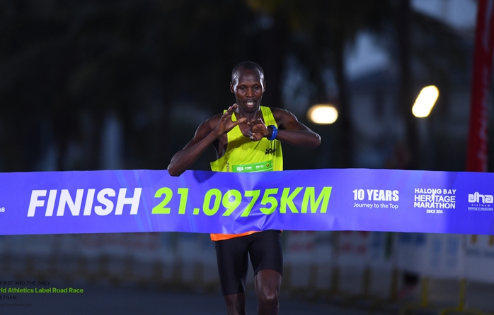 "Mưa" kỷ lục tại Giải Marathon Quốc tế Di Sản Hạ Long 2025 - Ảnh 5.