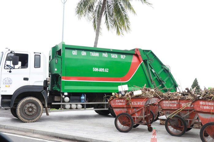 Thành phố Hồ Chí Minh hỗ trợ Khánh Hòa khắc phục thiệt hại mưa lũ - Ảnh 3.