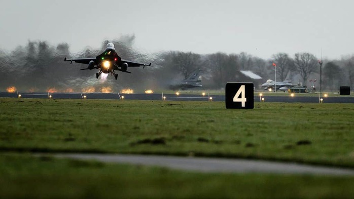 Hà Lan nổ súng UAV lạ gây náo loạn - Ảnh 1.