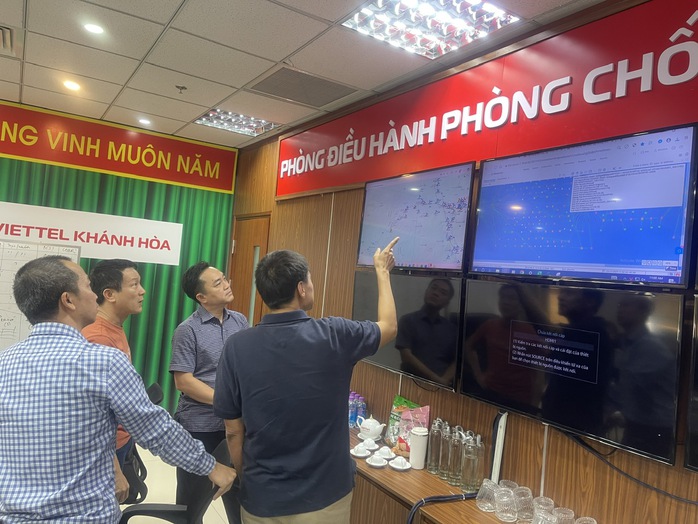 Sở Khoa học và Công nghệ TPHCM hỗ trợ Khánh Hòa khắc phục hậu quả bão lũ - Ảnh 2.