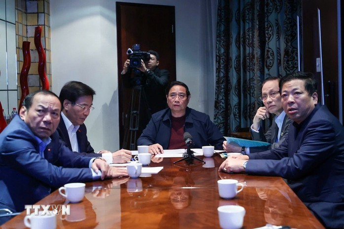 Thủ tướng yêu cầu xây dựng nhà cho người dân bị thiệt hại do lũ lụt trước Tết - Ảnh 1.