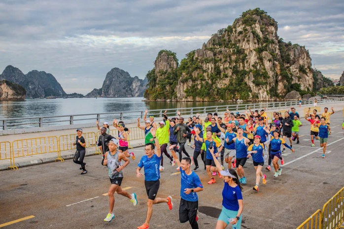"Mưa" kỷ lục tại Giải Marathon Quốc tế Di Sản Hạ Long 2025 - Ảnh 14.