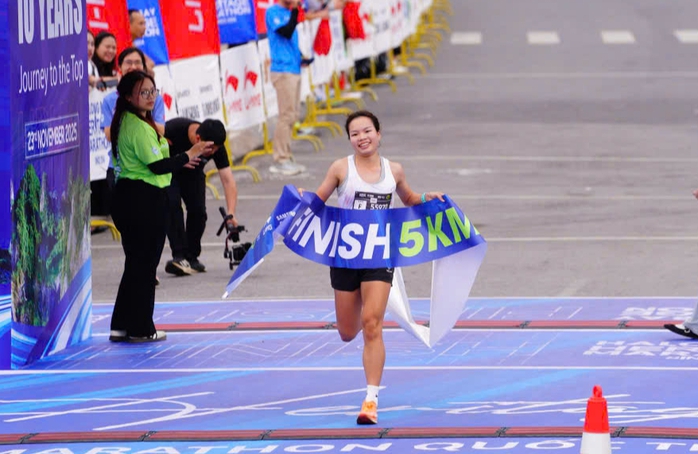 "Mưa" kỷ lục tại Giải Marathon Quốc tế Di Sản Hạ Long 2025 - Ảnh 8.